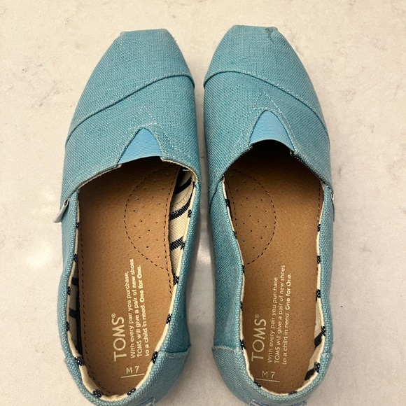 TOMS Women’s Light Blue Slip-On Loafers - Picture 2 of 6